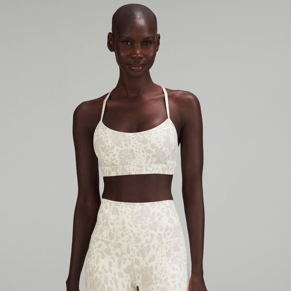 NWT lululemon Flow Y Nulu Bra - Picture 1 of 7